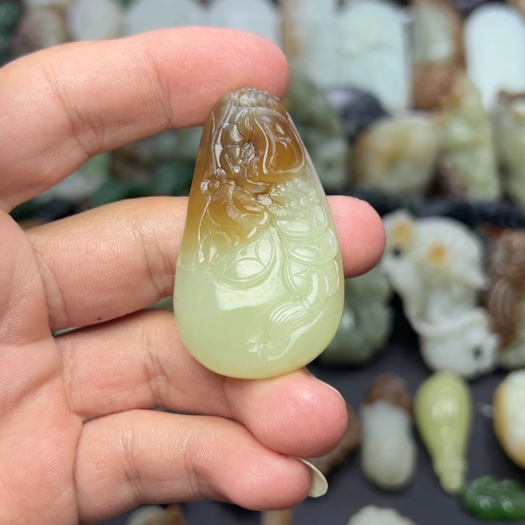 和田玉未镶嵌挂件