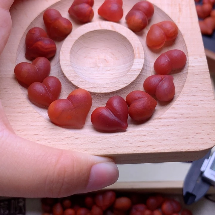 南红玛瑙未镶嵌珠宝半成品4