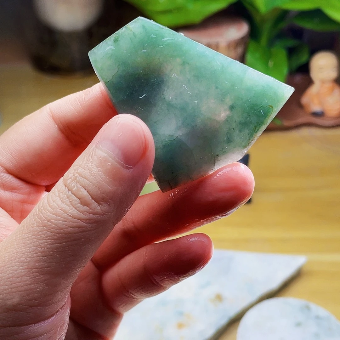 翡翠未镶嵌颈饰毛料3
