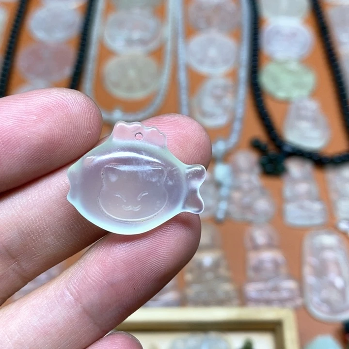 蛇纹石玉未镶嵌颈饰