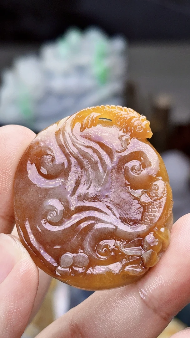 天然缅甸翡翠冰红翡年年有余鱼吊坠毛货买断需抛光尺寸42-36-8.3