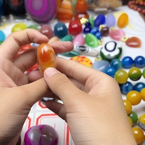 玛瑙/玉髓颈饰未镶嵌