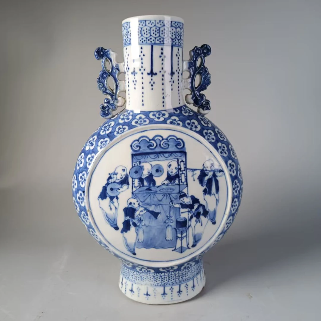 清代 SCS18645晚清冰梅纹婴戏图抱月瓶