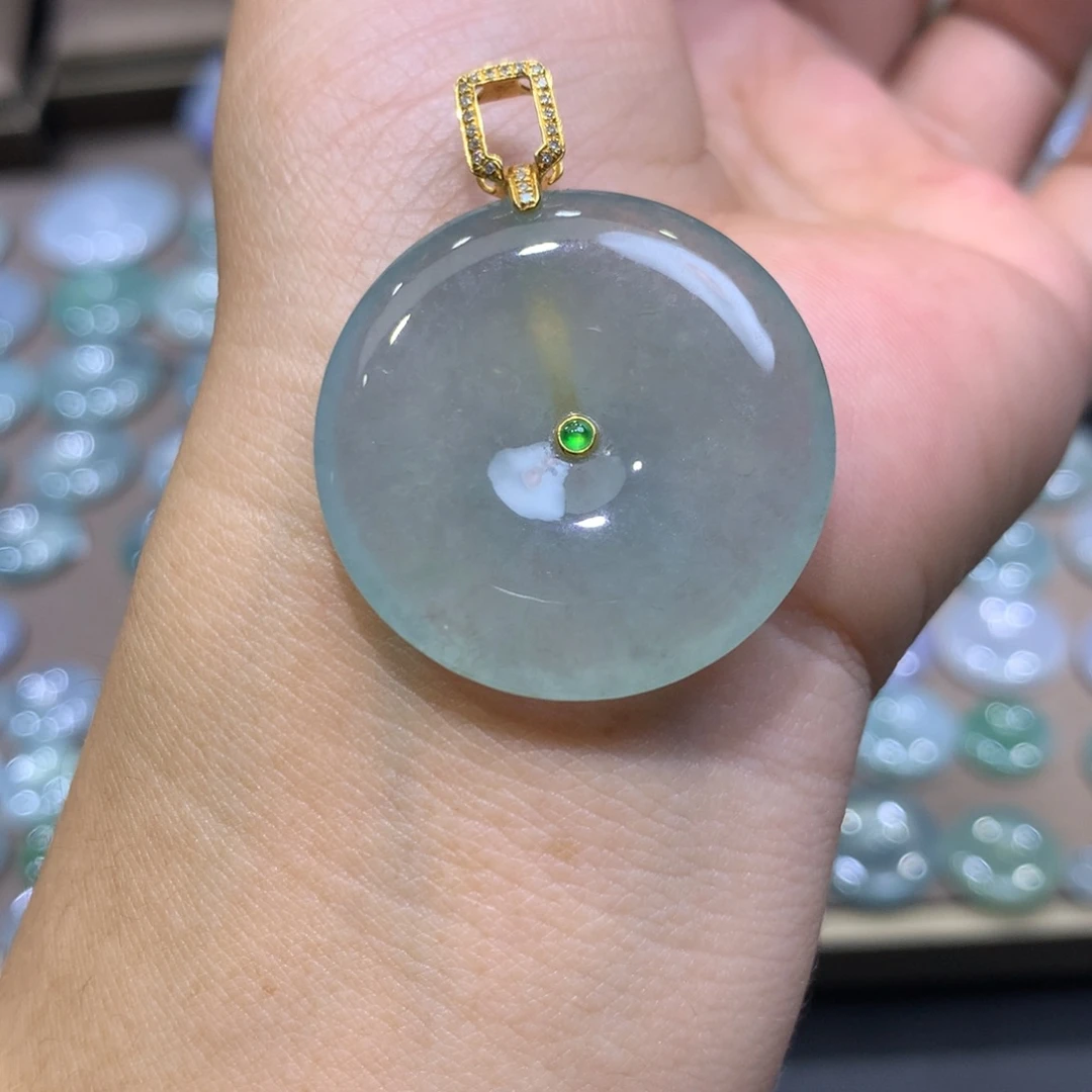 翡翠18K金镶嵌颈饰平安扣31.5*6