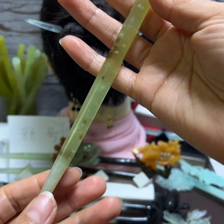 蛇纹石玉未镶嵌发簪