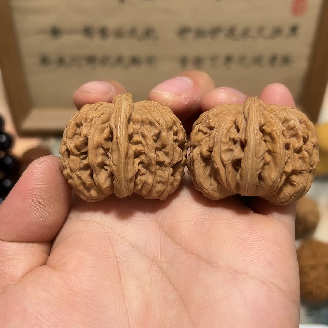53号文玩核桃40.5尺拱桥楼