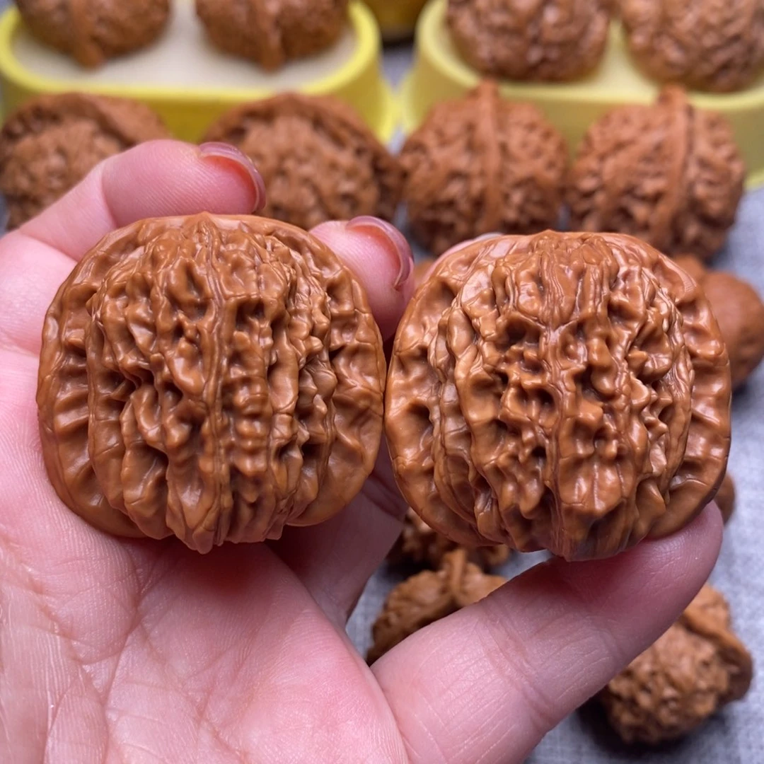 文玩核桃把件精品红皮四座楼40尺