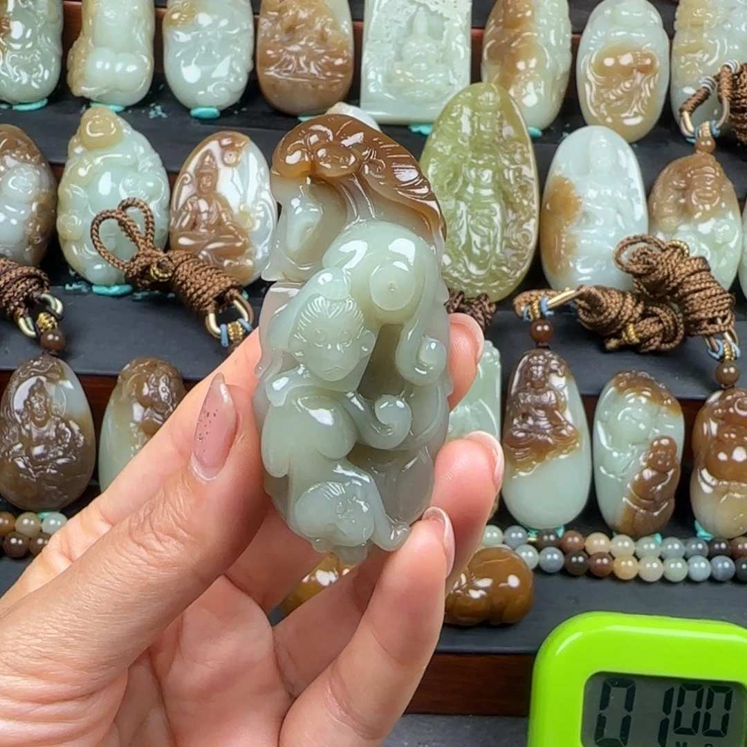 雄***头未镶嵌和田玉挂件