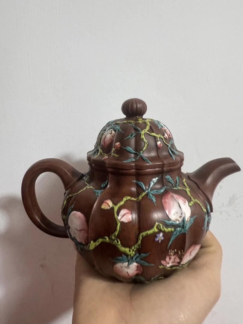 宜兴紫砂壶原矿红皮龙点彩寿桃筋纹掇球壶480毫升全手工