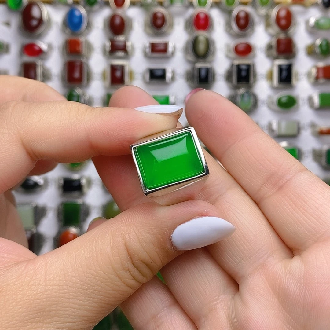 玛瑙/玉髓戒指银S925镶嵌满****。