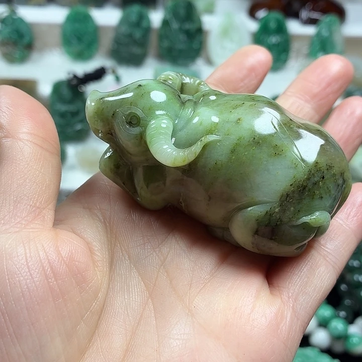 独山玉未镶嵌吊坠