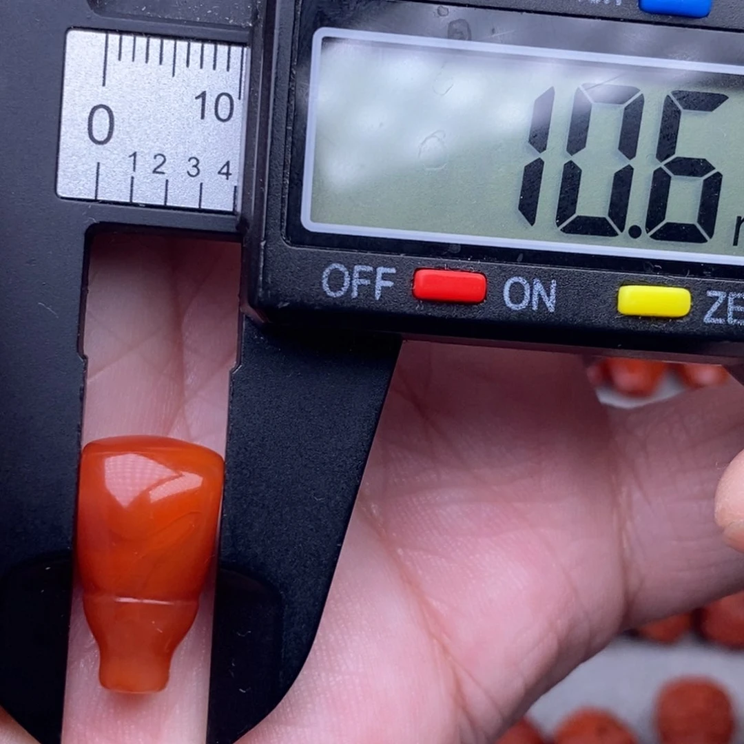 南红玛瑙配饰未镶嵌有瑕疵有裂特惠