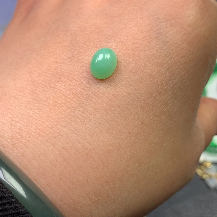 翡翠颈饰未镶嵌陳****?不退不换