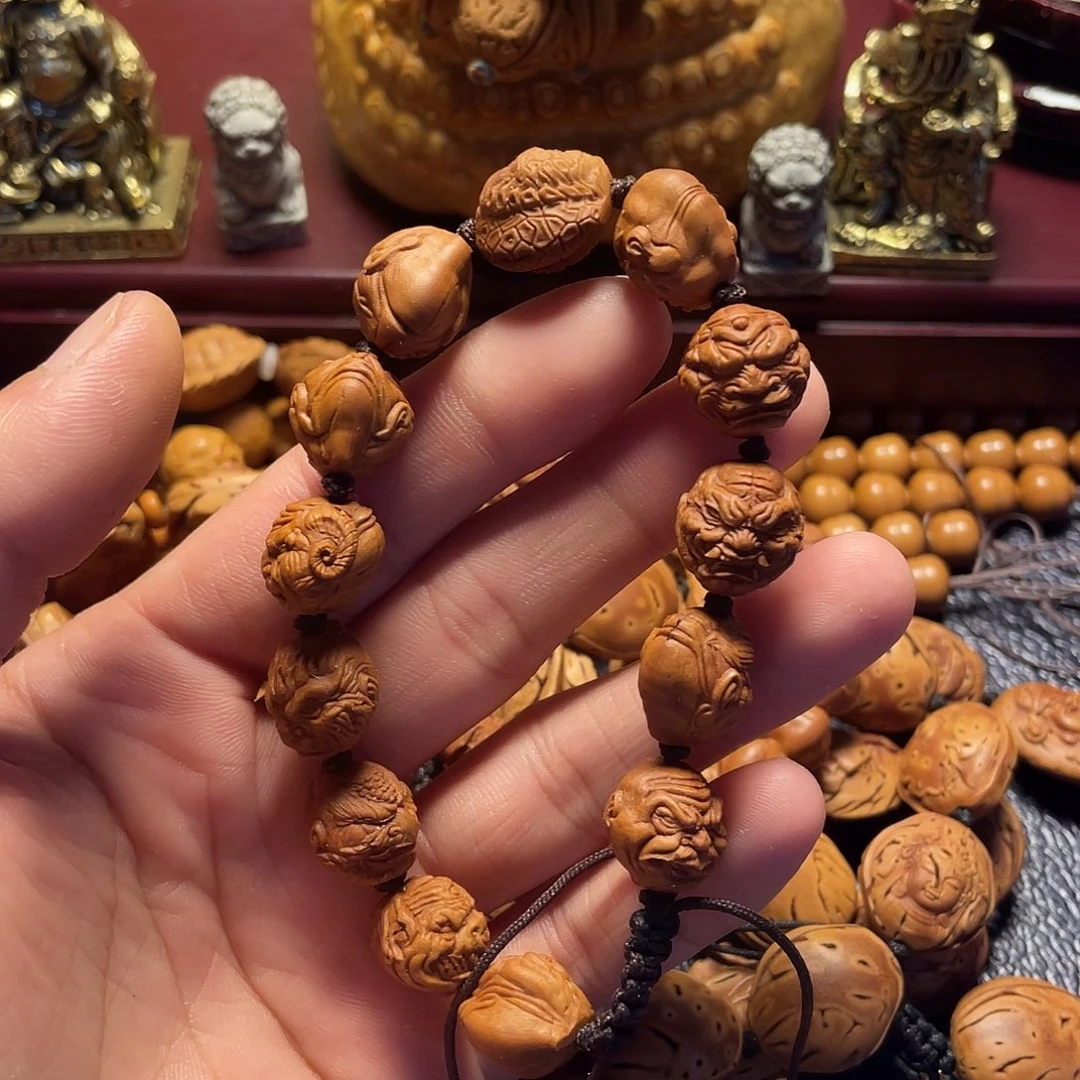 *****龙纹桃核雕刻十二生肖恶僧