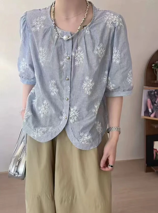 329 小金扣立体刺绣小衫