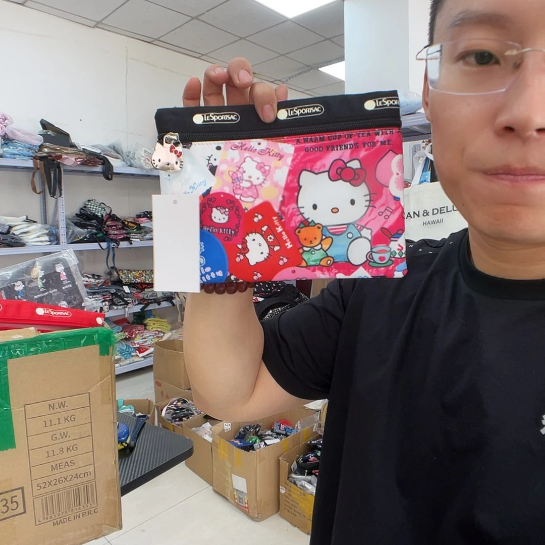 PU化妆包等各种产品和