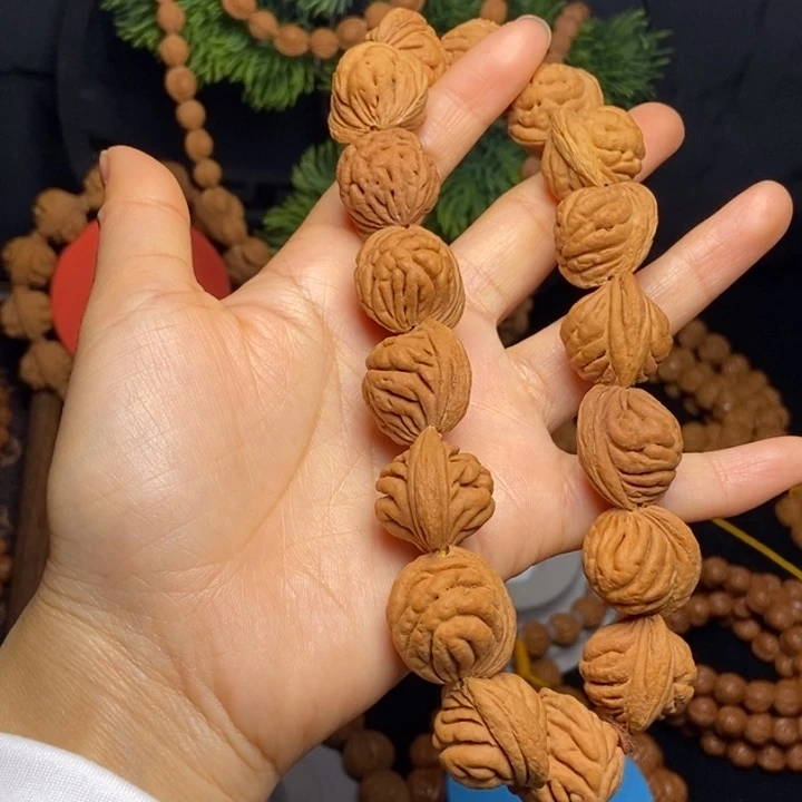 秦岭龙纹桃核手持
