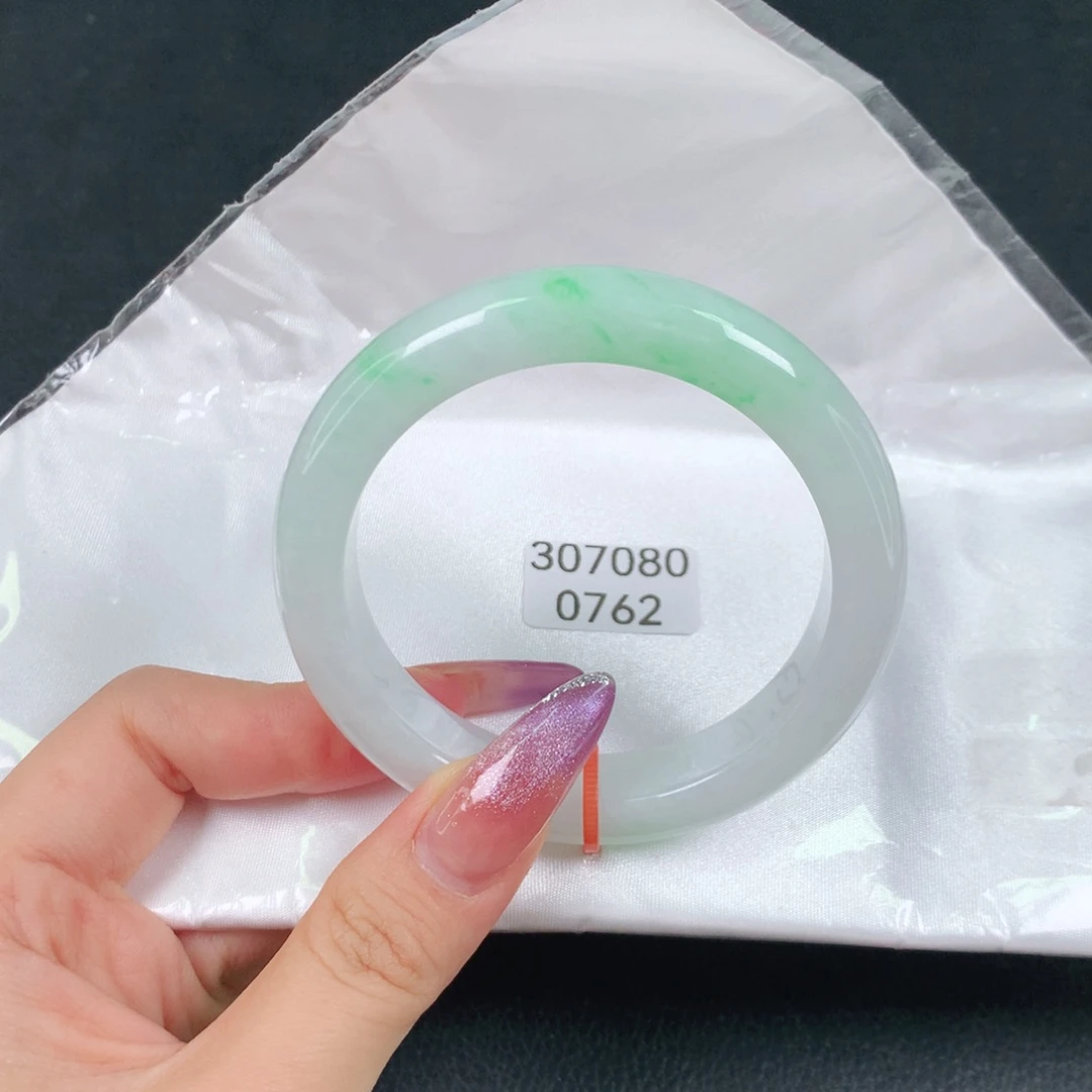 翡翠未镶嵌手镯天然翡翠手镯04