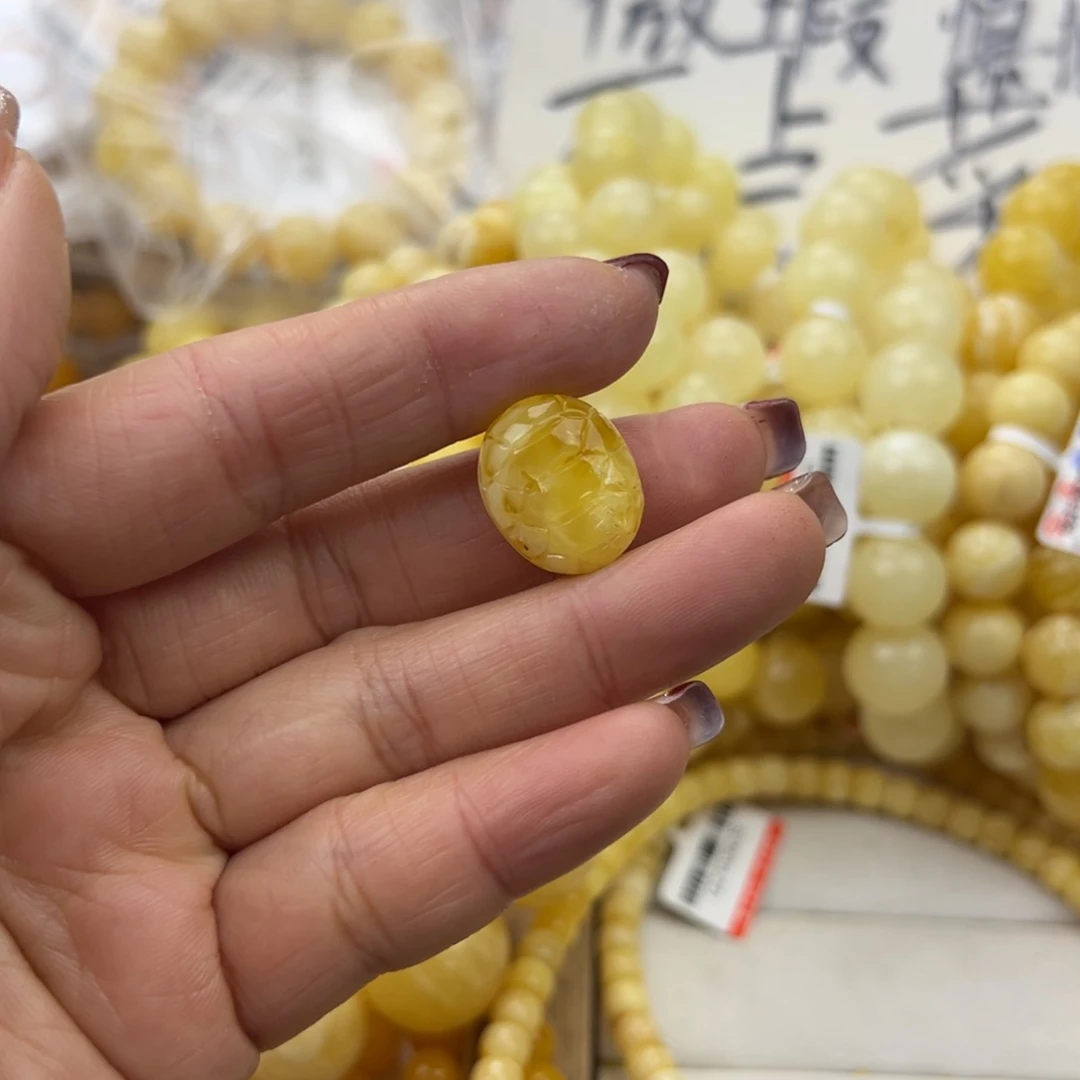 琥珀珠宝奇石未镶嵌