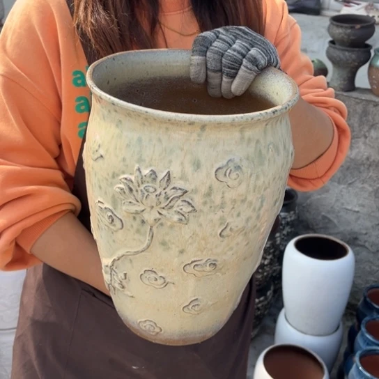 红陶口20高31瑕疵