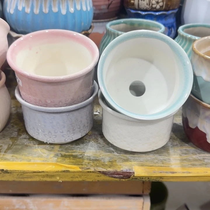 凑9块包邮，有孔，陶瓷花盆