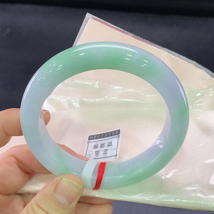 翡翠手镯未镶嵌正圈61