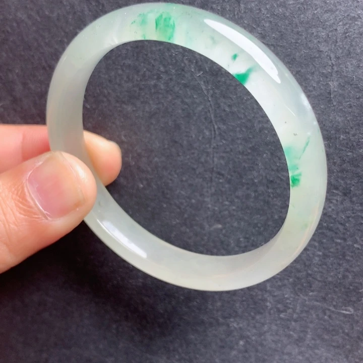 未镶嵌手镯石英质玉