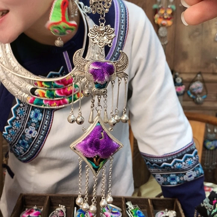 花岗石铁合金吊坠