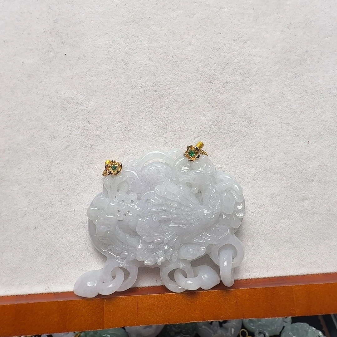 翡翠未镶嵌吊坠(赠链)