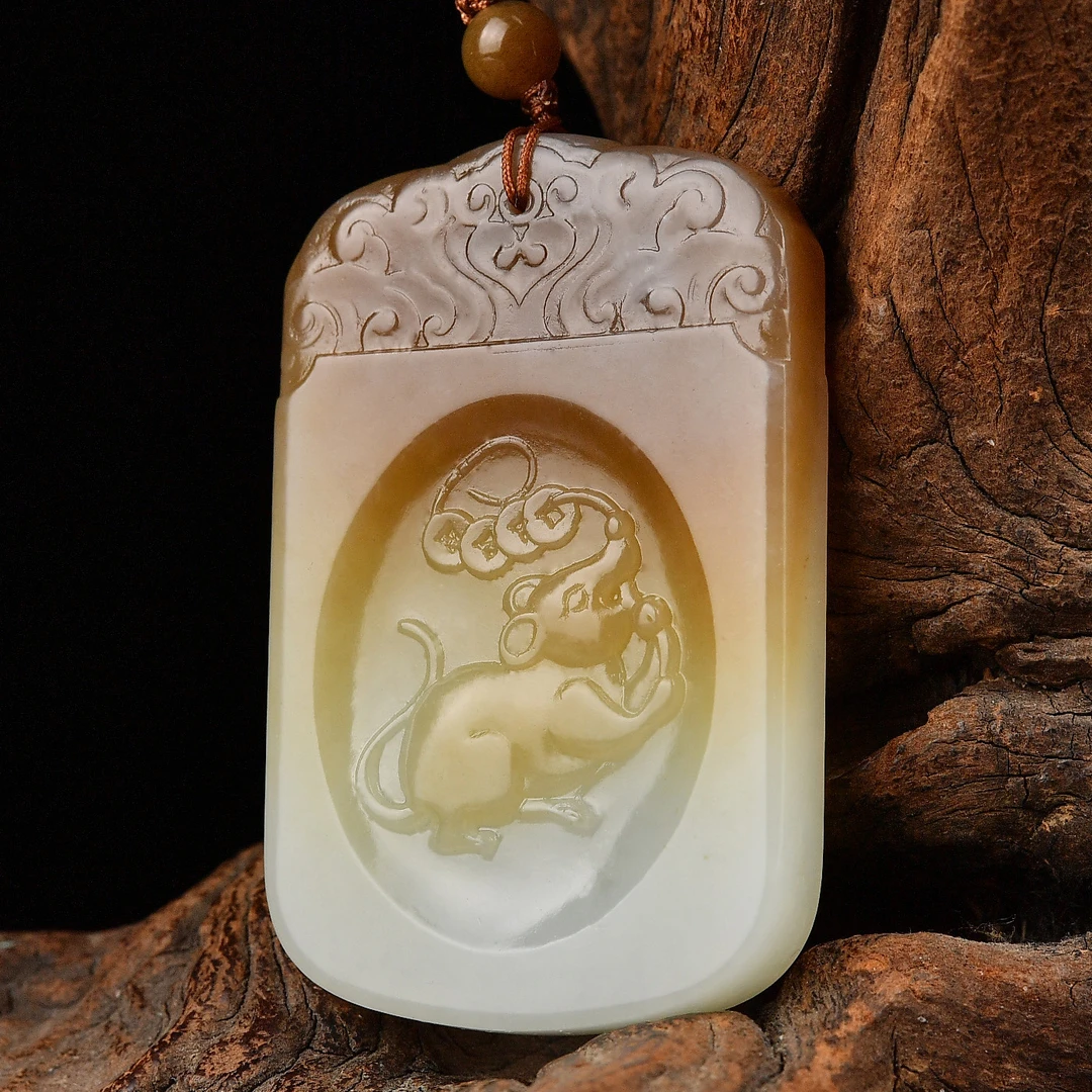 天然和田玉俏色“鼠”你有财玉坠男女款鼠来宝生肖鼠吊坠