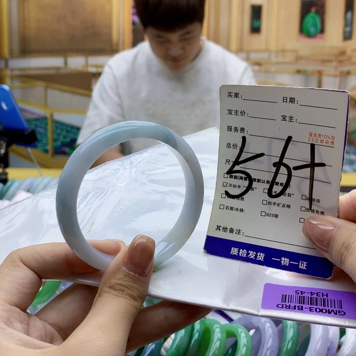 翡翠未镶嵌手镯0009……