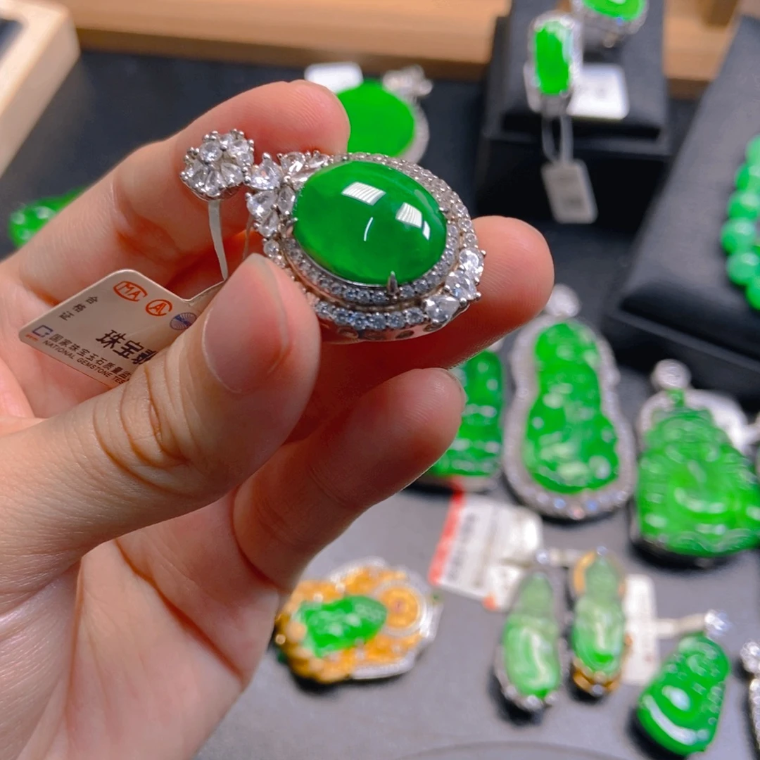 翡翠未镶嵌吊坠(不含链)