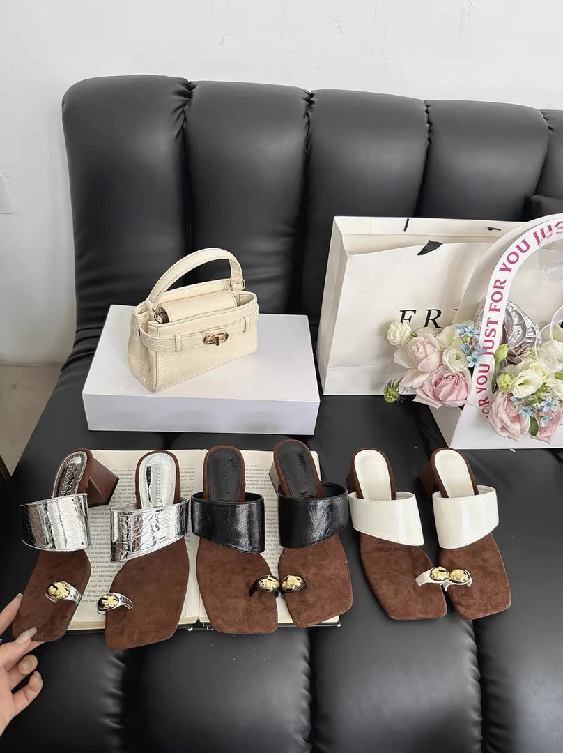 2025年夏季新款时尚韩版套趾一字拖鞋女外穿百搭粗跟凉拖鞋女