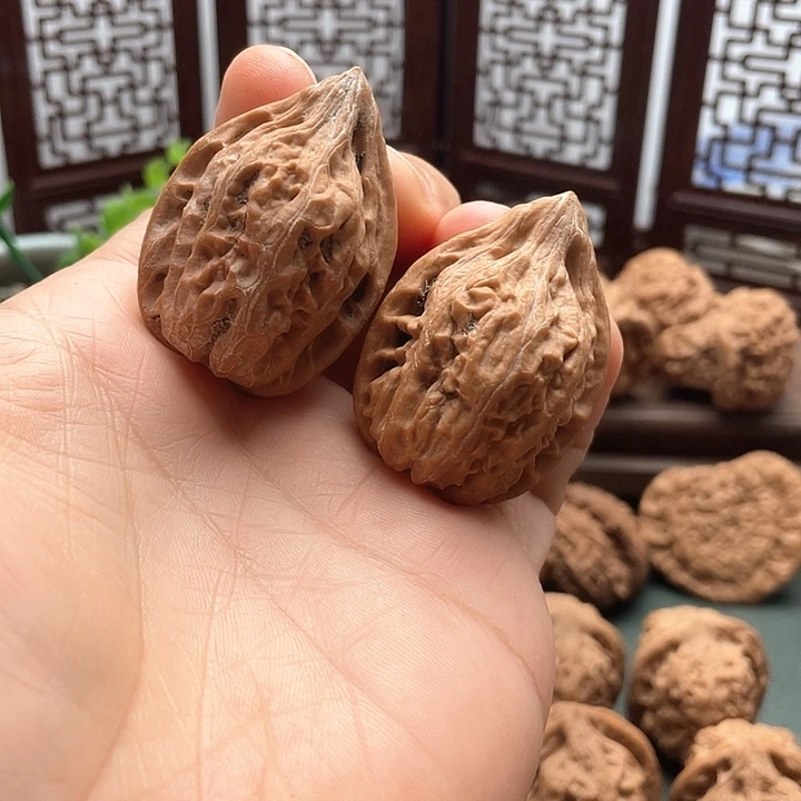 偂***丗文玩核桃把件蛤蟆
