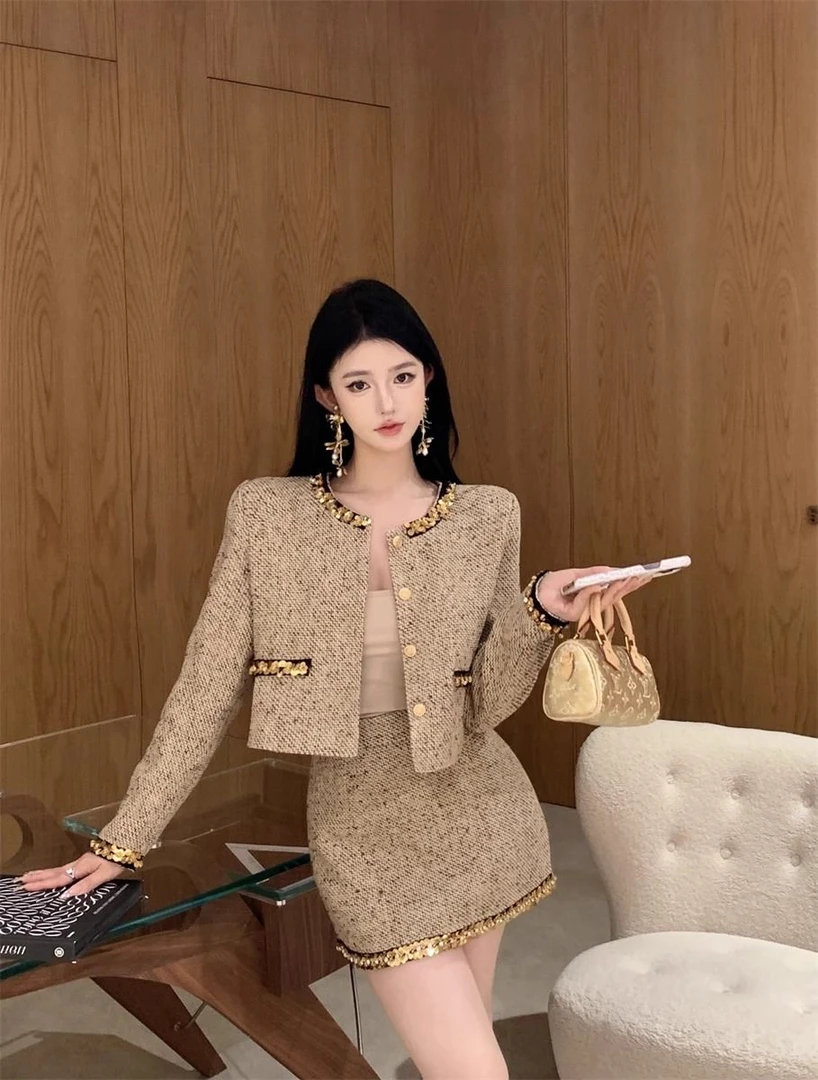 法式小香风套装粗花呢亮片长袖短外套女秋冬穿搭包臀半身裙两件套