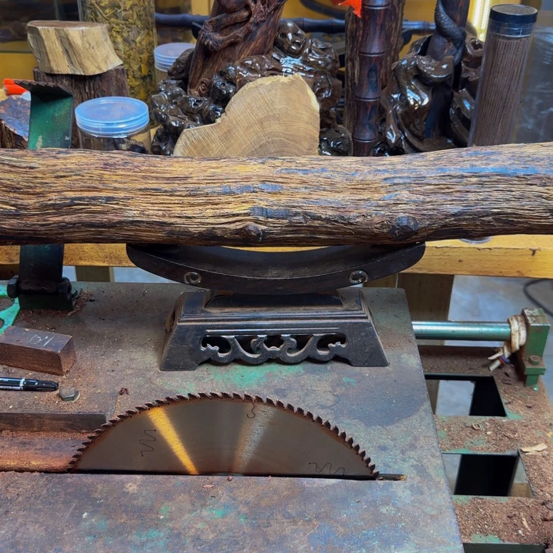 萬***藤类降真香原木直发不退换