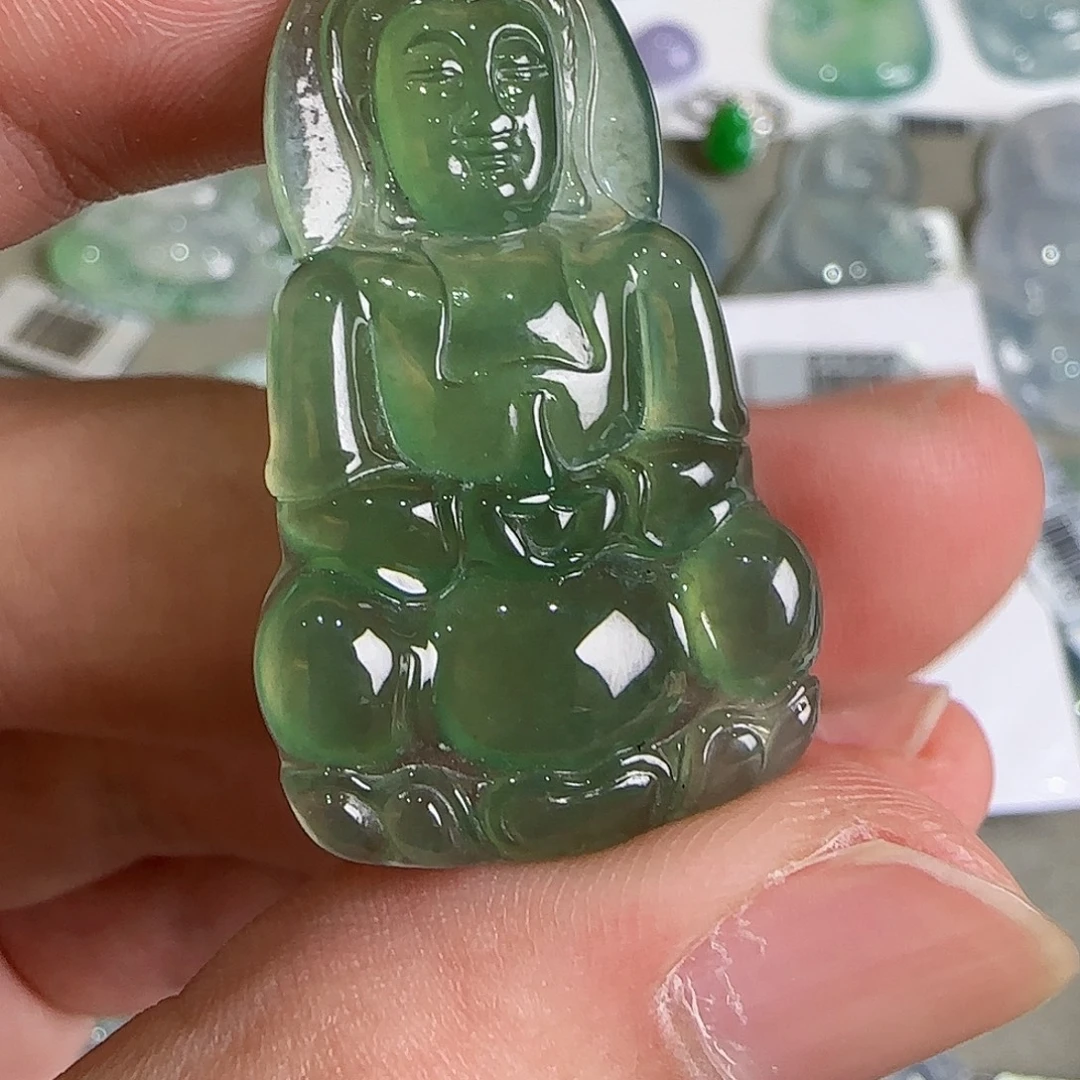 翡翠未镶嵌颈饰