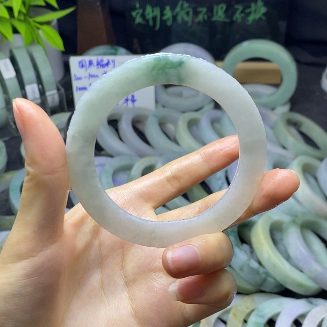 定制翡翠未镶嵌手镯