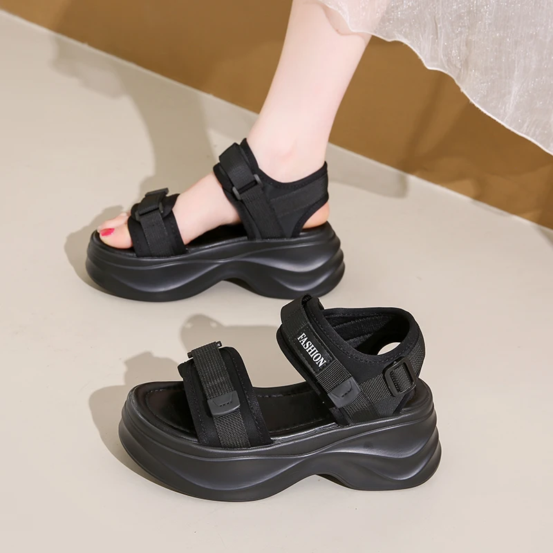 33小码7cm厚底女款夏季新款休闲运动风增高轻便沙滩2025凉鞋