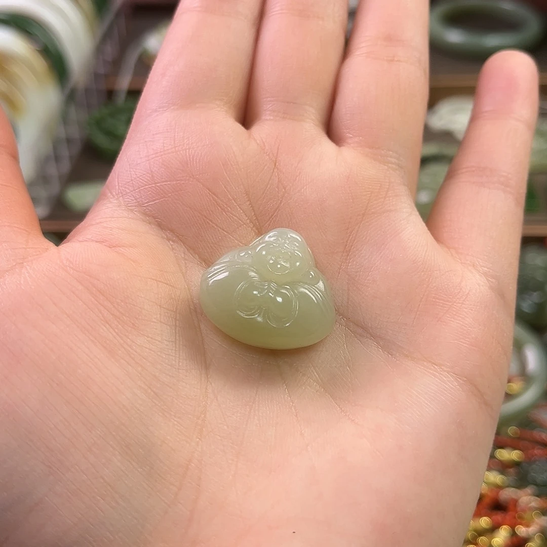 和田玉吊坠(赠链)未镶嵌纱*姐