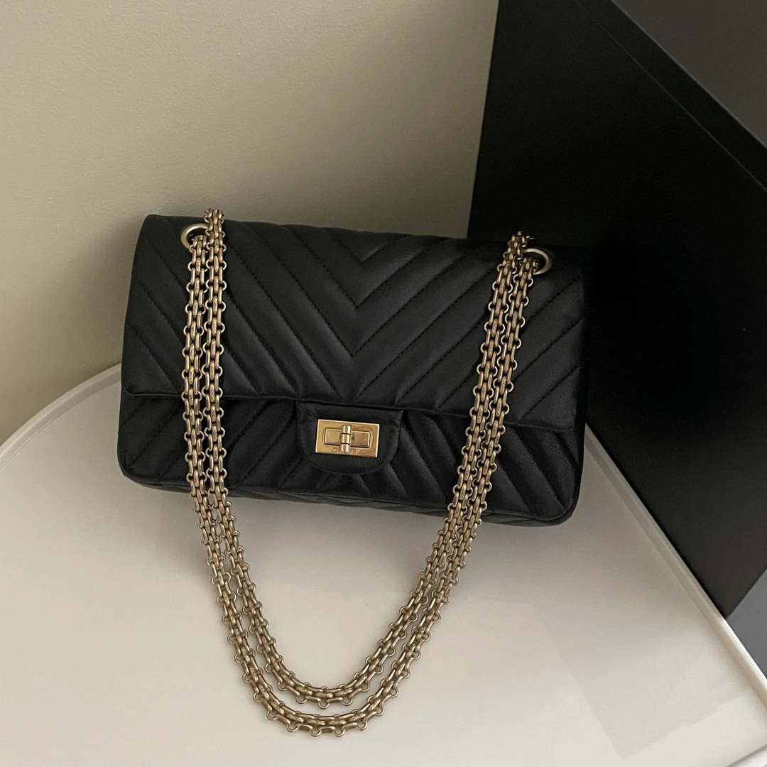 95新 Chanel/香奈儿 黑金牛2.55v纹小号单肩斜挎包 黑色经典 4277