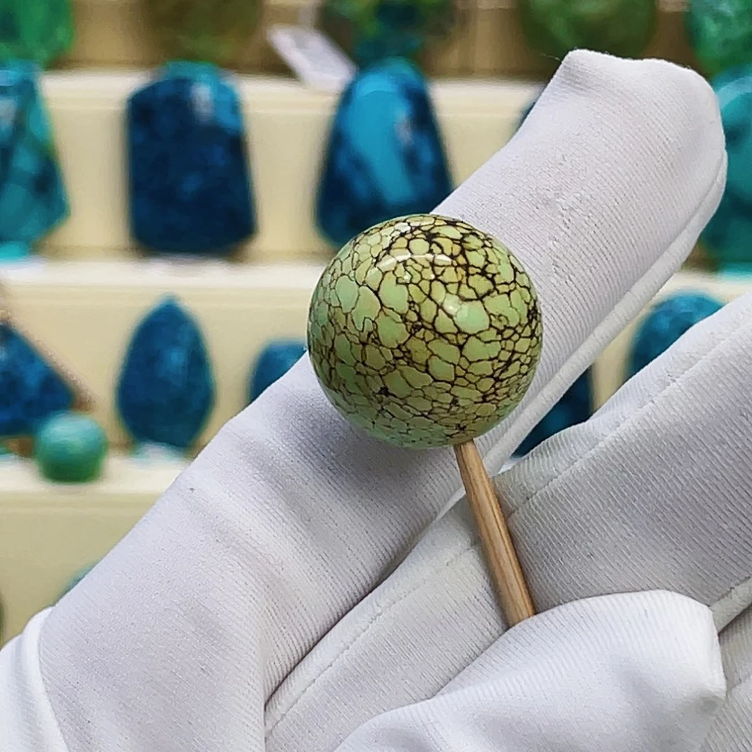 绿松石未镶嵌颈饰