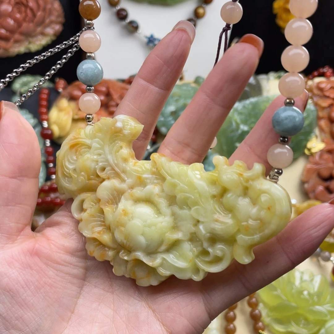 未镶嵌蛇纹石玉颈饰