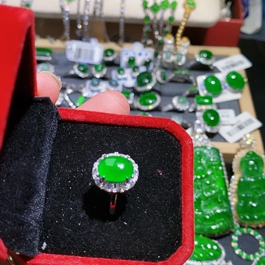 翡翠未镶嵌戒指戒指