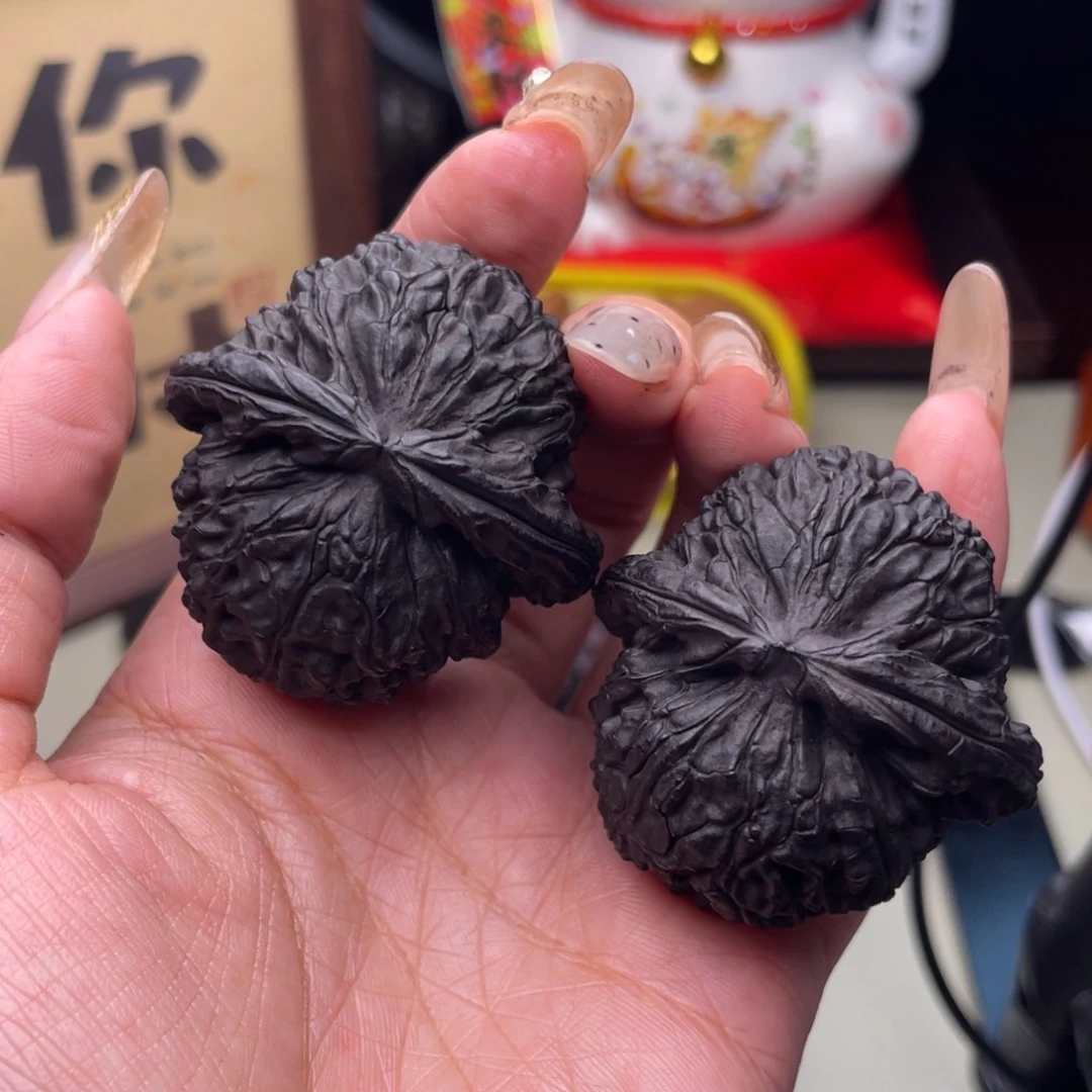 文玩核桃吊坠白狮子43