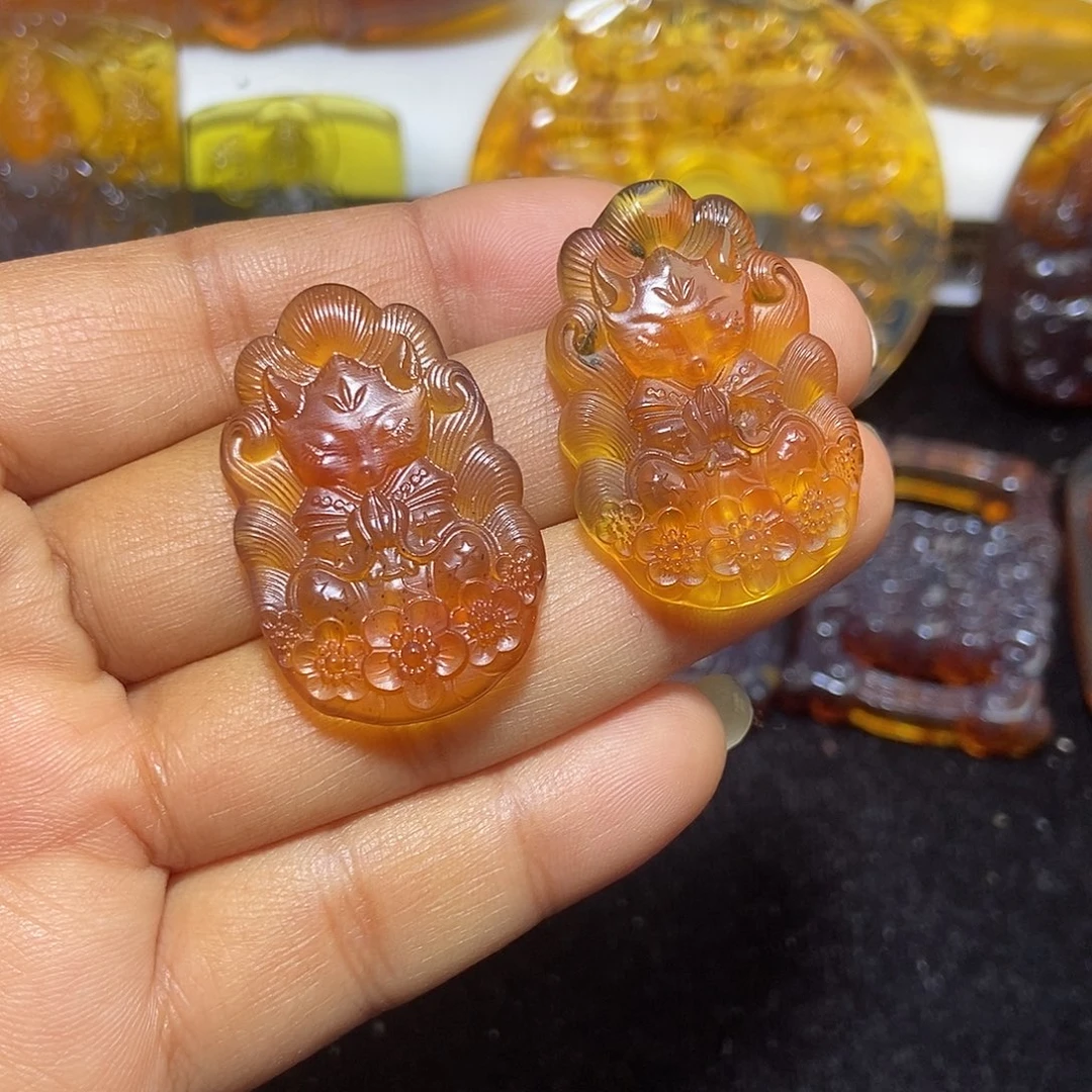 琥珀未镶嵌颈饰缅甸天然琥珀吊坠