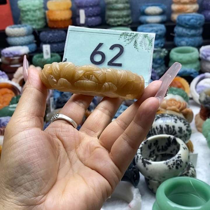 未镶嵌手镯石英岩玉