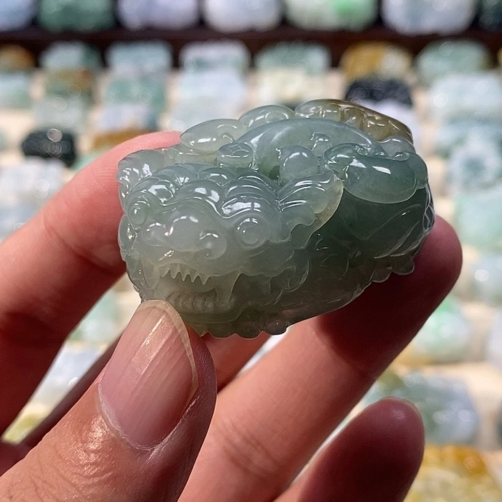 摆***天翡翠未镶嵌颈饰貔貅