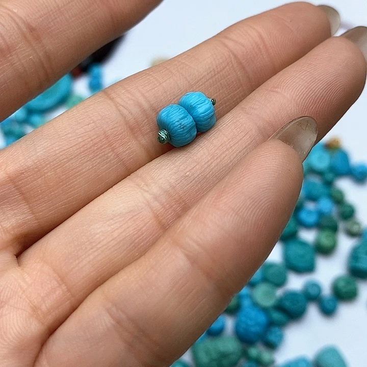 绿松石未镶嵌珠宝奇石