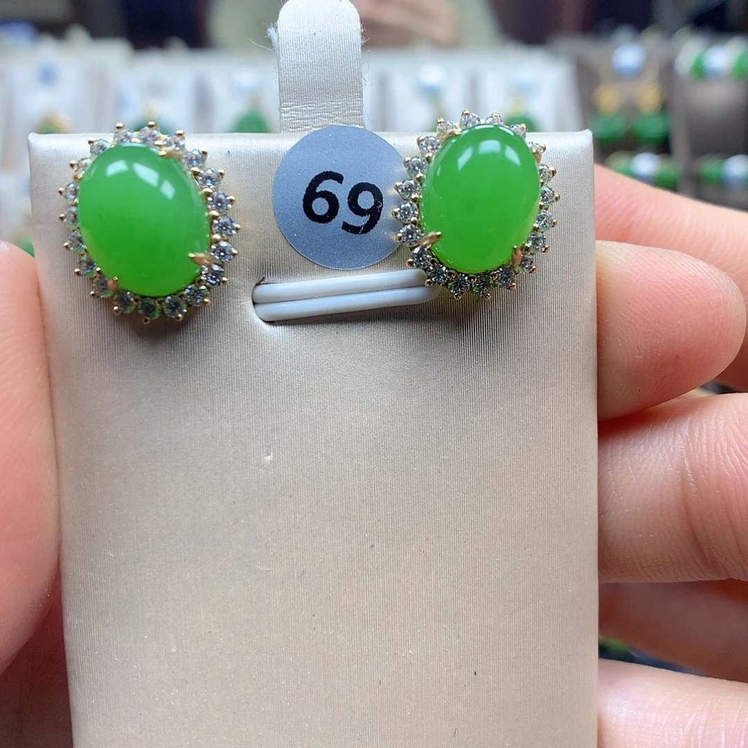 和田玉耳饰18K金镶嵌8×10